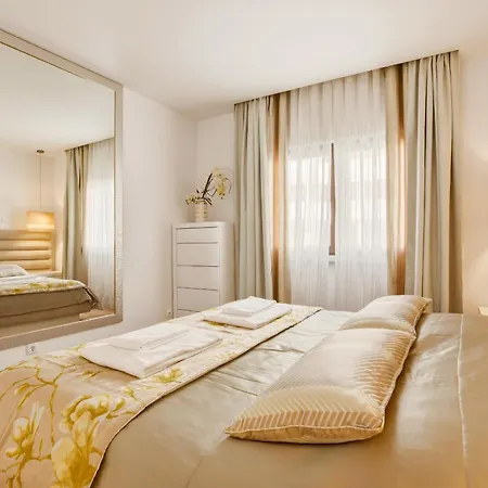 605 Casa Sara Lagos