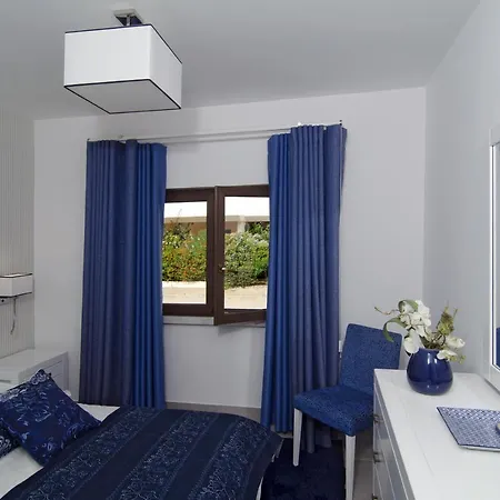 605 Casa Sara